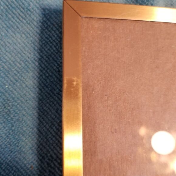 Brass finish picture frame holds 5x7 photo - Picture 2 of 4